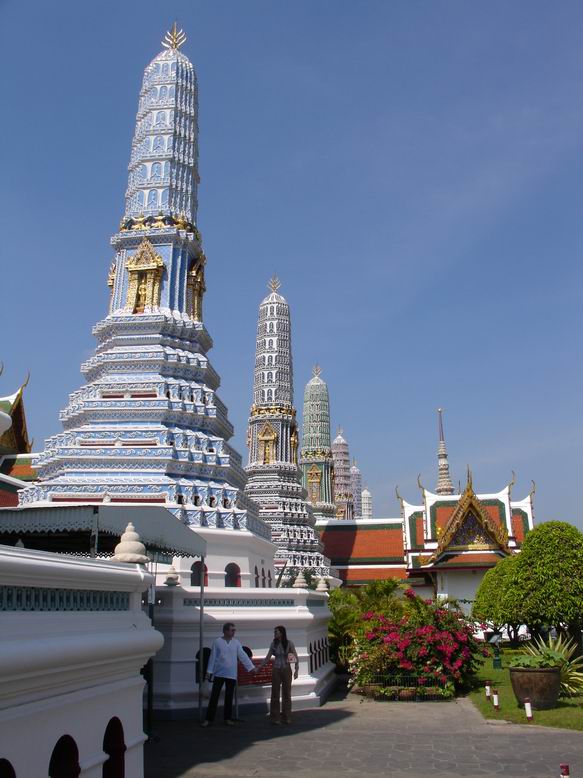 porad jsme v obrovskem komplexu Wat Phra Kaew 