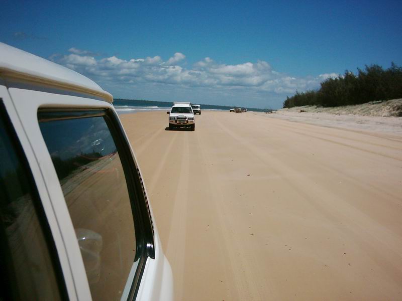 Dalnice (teda vlastne plaz :) na Fraser Islandu