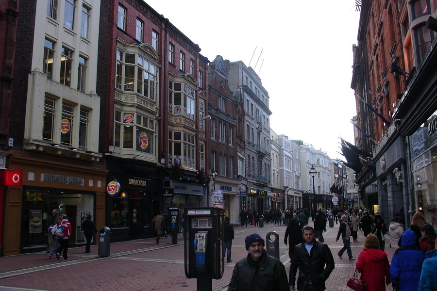 Grafton Street - nakupni zona v centru Dublinu.