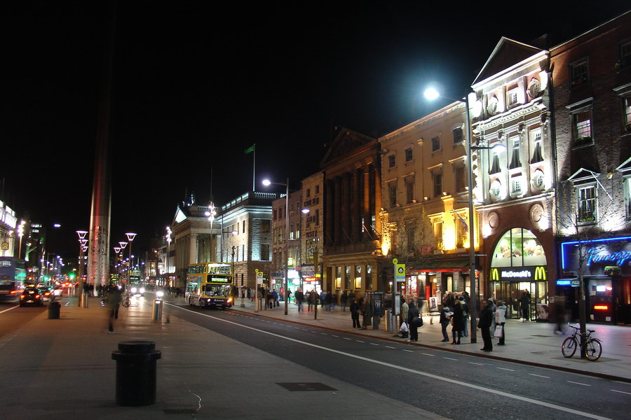 O Conell street at night