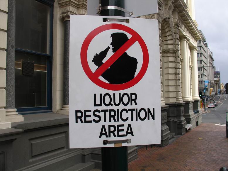 Zakaz piti na verejnosti