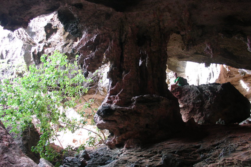 Pri odlivu jsme se sli podivat kousek za Pranang cave... je tam spousta zajimavych mistecek na prolezeni.