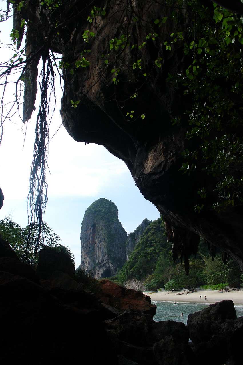 Pranang cave beach views