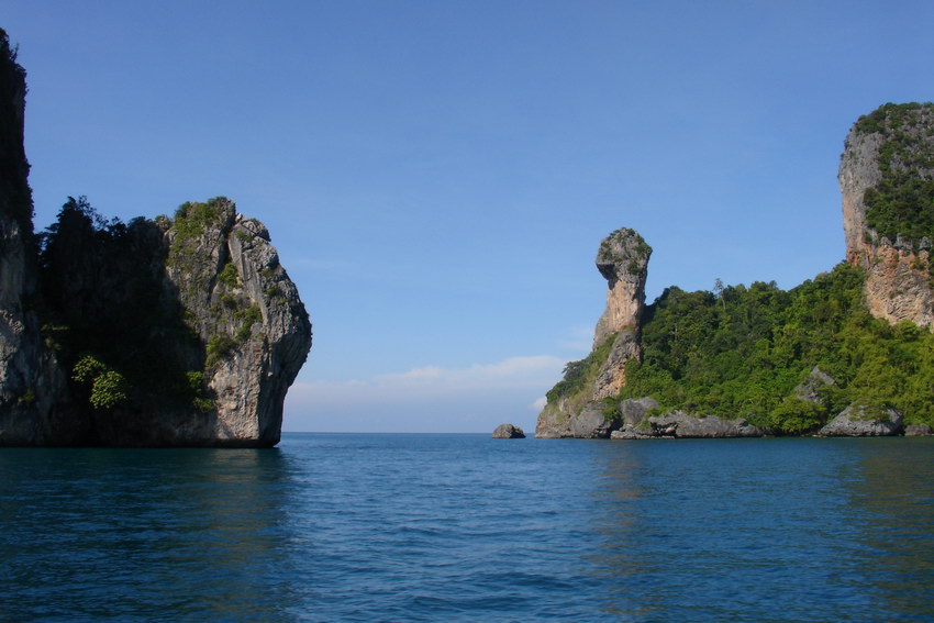 Kureci ostrov v okoli Krabi po ceste na mistni ostrovy.