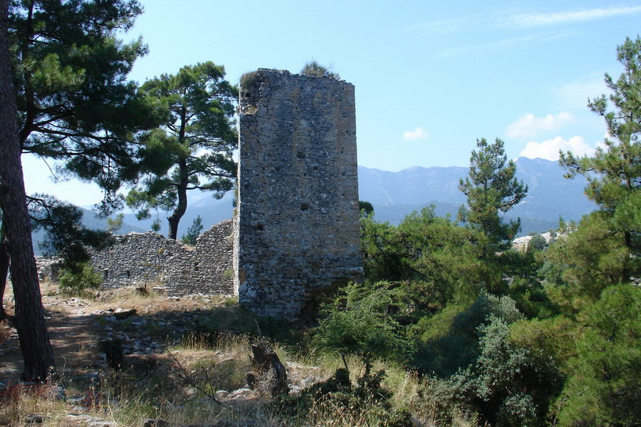 Zricenina hradu nad Thassosem.